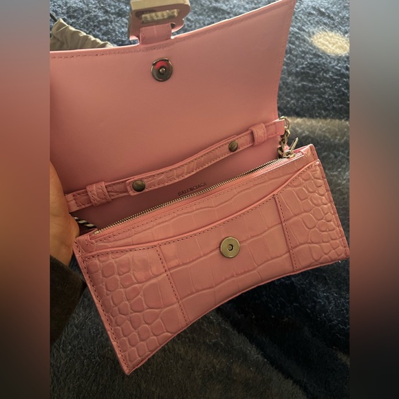 Brand new BALENCIAGA
Hourglass Crocodile Embossed Chain Wallet Pink 100% - Picture 3 of 11